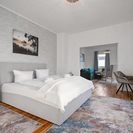 아파트 Ferienwohnung-finn-eg *